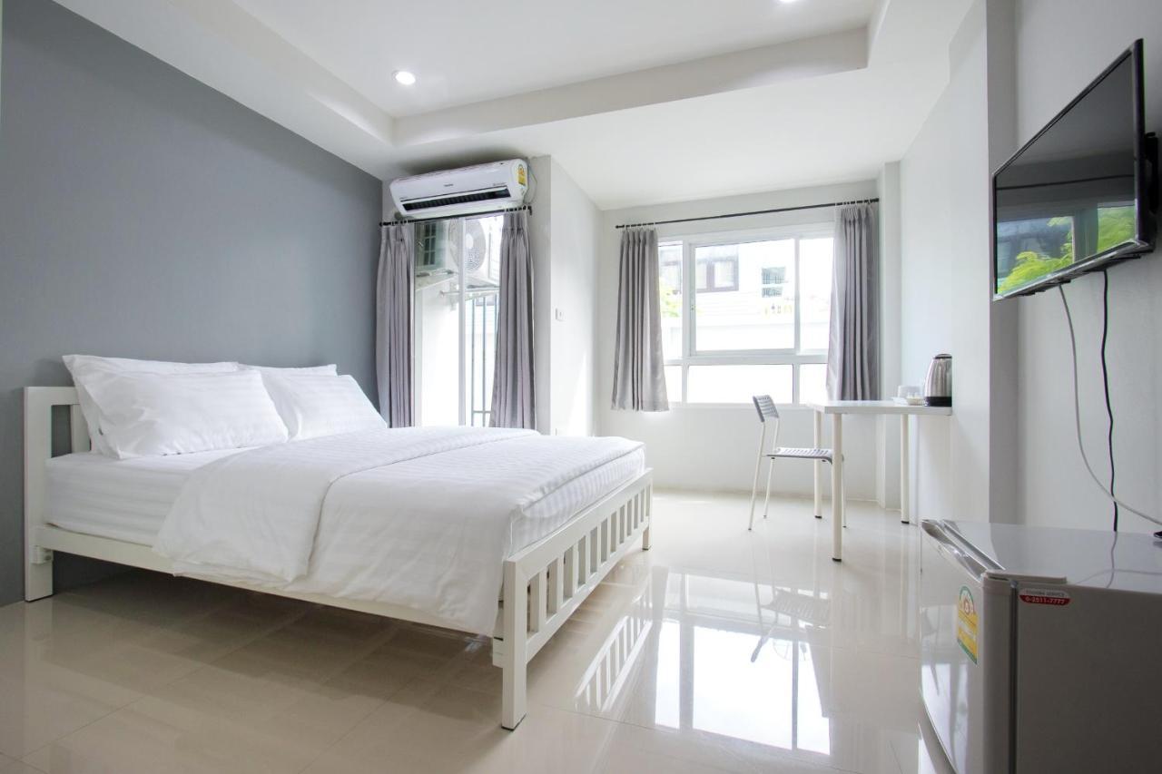 Nw Apartment Lasalle 59 Bangkok Exteriör bild