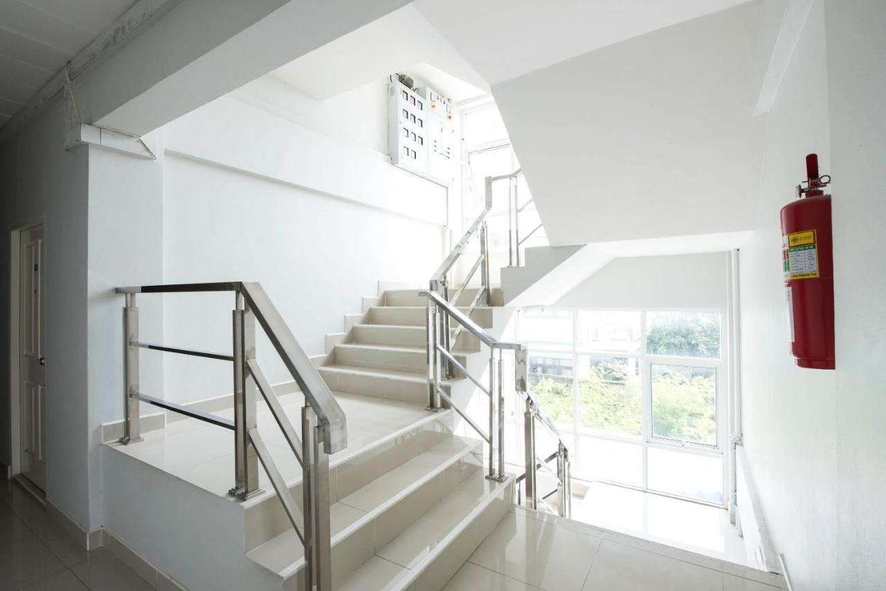 Nw Apartment Lasalle 59 Bangkok Exteriör bild